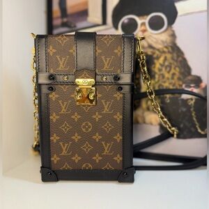 LV Pochette Trunk Vertical